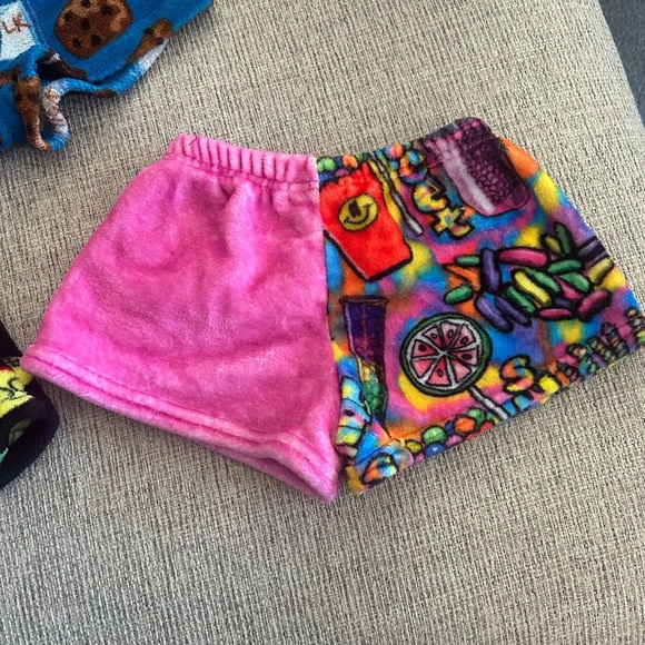 😍Set of 3 Colorful Graphic Print plush Shorts Set for girls - Picture 3 of 7